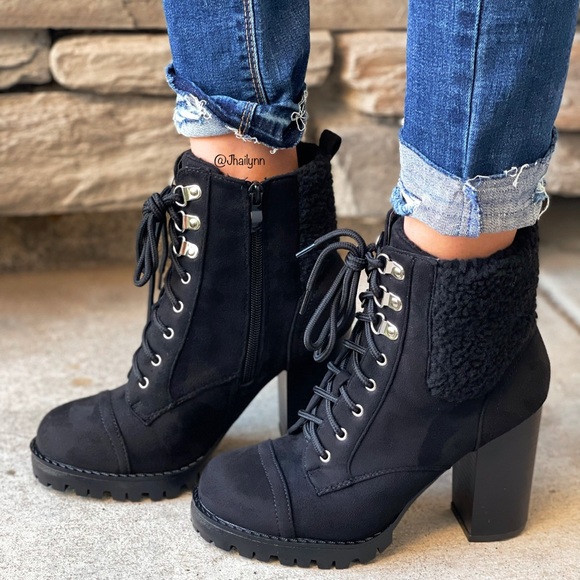 Black Sherpa lined lace up chunky lug sole boots - Picture 4 of 7